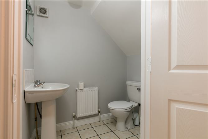2 Oakwood, Gorey, Co. Wexford