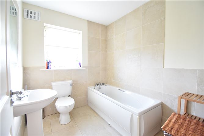 3 Meadowfields Close, Enniscorthy, Wexford