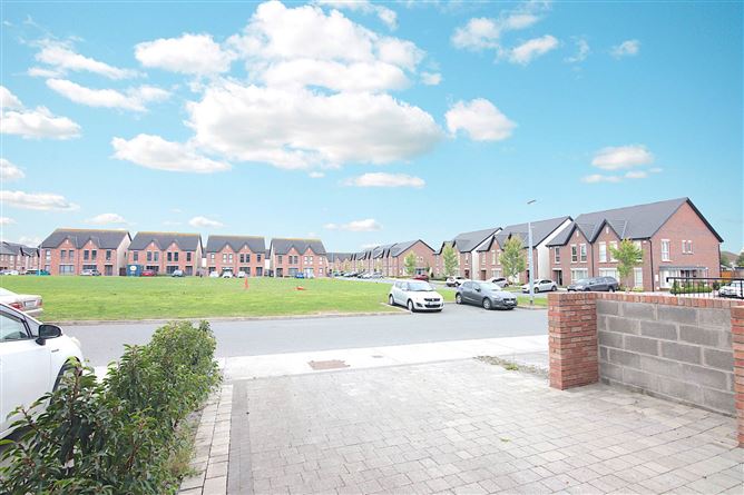 79 Castlefield Hall, Clonsilla, Dublin 15, County Dublin