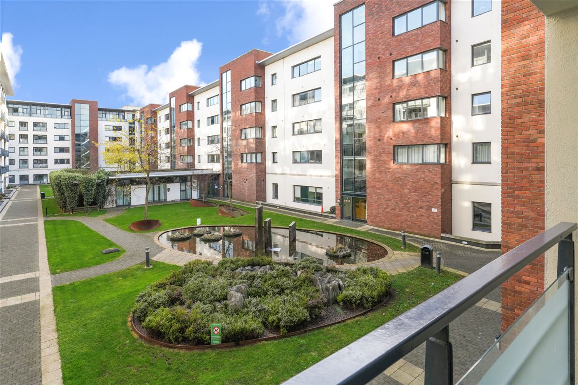 6 Barrow House, Custom House Square, IFSC, Dublin 1