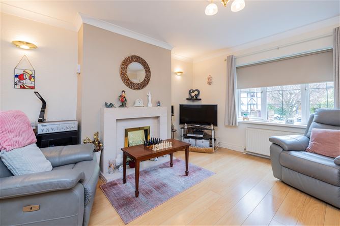 https://photos-a.propertyimages.ie/media/6/7/0/4982076/37b1f955-2c86-4172-a119-f3ead3c9f597_l.jpg