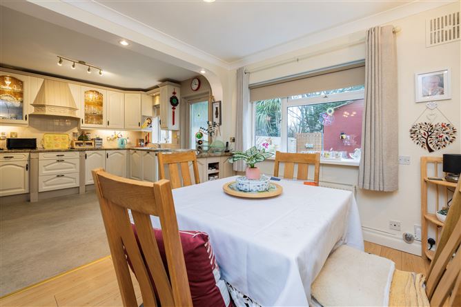 https://photos-a.propertyimages.ie/media/6/7/0/4982076/37b1f955-2c86-4172-a119-f3ead3c9f597_l.jpg