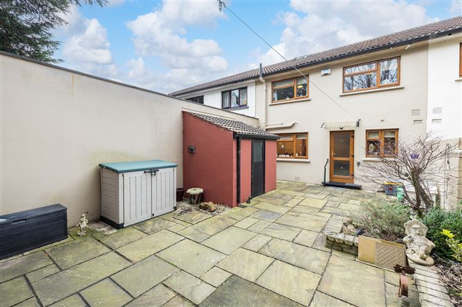 https://photos-a.propertyimages.ie/media/6/7/0/4982076/37b1f955-2c86-4172-a119-f3ead3c9f597_l.jpg