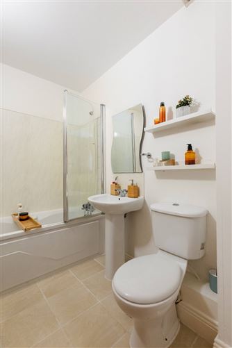 Photo 10 of 15 — 133 Hunter's Green, Hunterswood, Ballycullen, Dublin 24