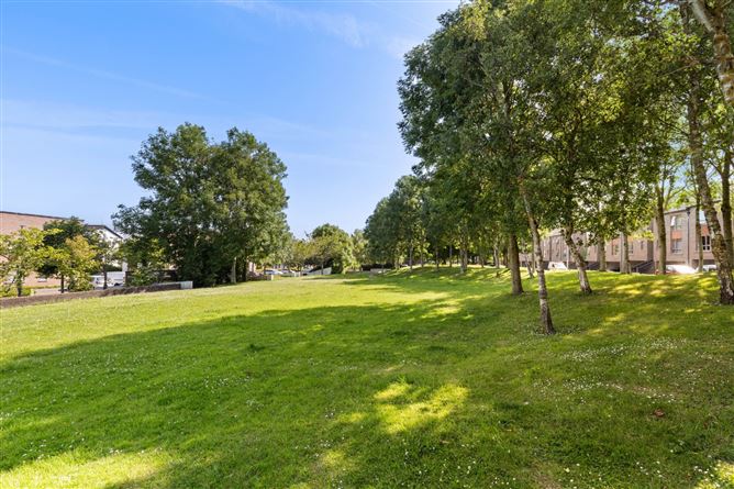 Photo 14 of 15 — 133 Hunter's Green, Hunterswood, Ballycullen, Dublin 24