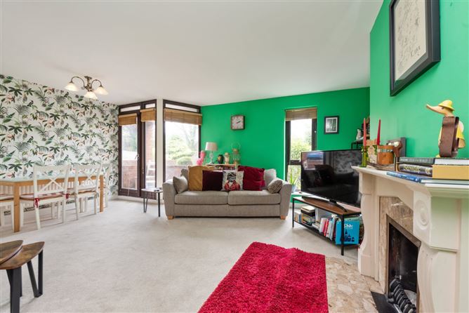 16 The Laurels, Main Street, Rathfarnham, Dublin 14