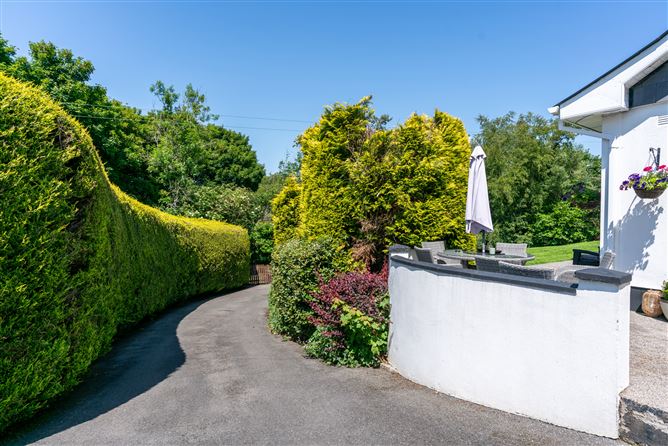 'The Cottage' on c. 1 Acre, Rathnabo, Blessington, Wicklow