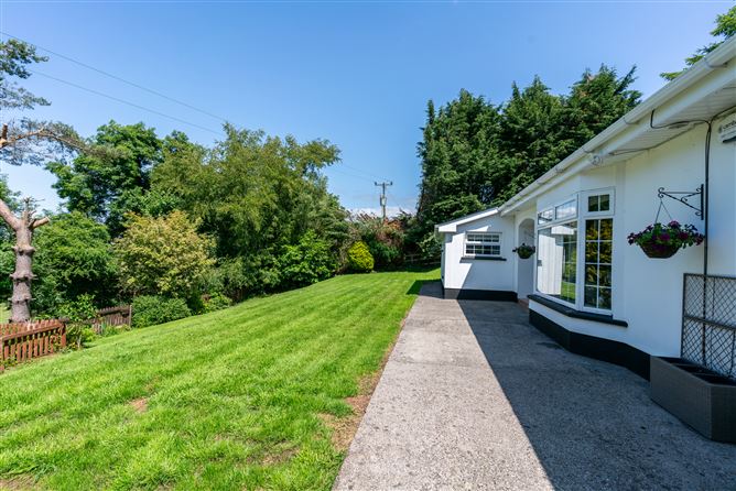 'The Cottage' on c. 1 Acre, Rathnabo, Blessington, Wicklow