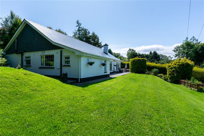 'The Cottage' on c. 1 Acre, Rathnabo, Blessington, Wicklow