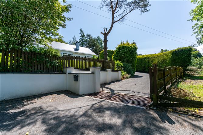 'The Cottage' on c. 1 Acre, Rathnabo, Blessington, Wicklow