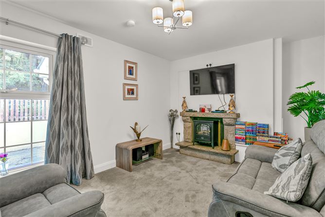 'The Cottage' on c. 1 Acre, Rathnabo, Blessington, Wicklow