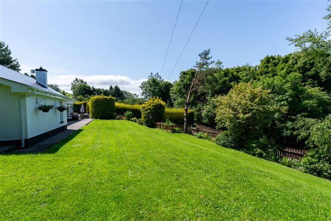 'The Cottage' on c. 1 Acre, Rathnabo, Blessington, Wicklow
