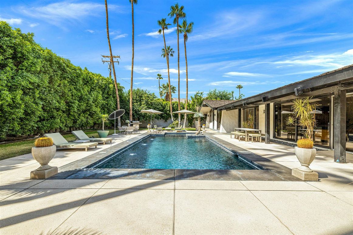 Desert Rose Garden,Palm Desert,California,USA