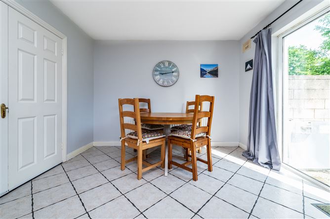 https://photos-a.propertyimages.ie/media/6/7/2/5017276/8f8b51a1-3226-4577-84e4-9195f1500137_l.jpg
