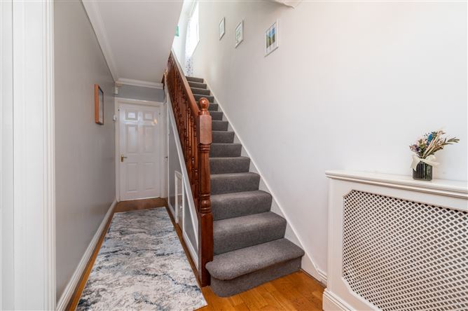 https://photos-a.propertyimages.ie/media/6/7/2/5017276/8f8b51a1-3226-4577-84e4-9195f1500137_l.jpg