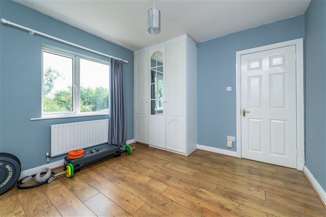 https://photos-a.propertyimages.ie/media/6/7/2/5017276/8f8b51a1-3226-4577-84e4-9195f1500137_l.jpg