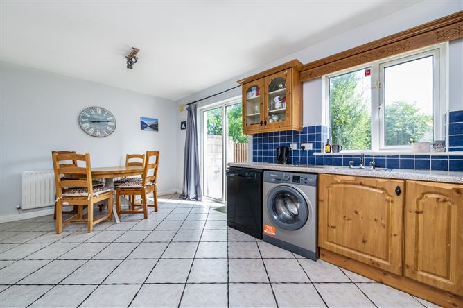 https://photos-a.propertyimages.ie/media/6/7/2/5017276/8f8b51a1-3226-4577-84e4-9195f1500137_l.jpg