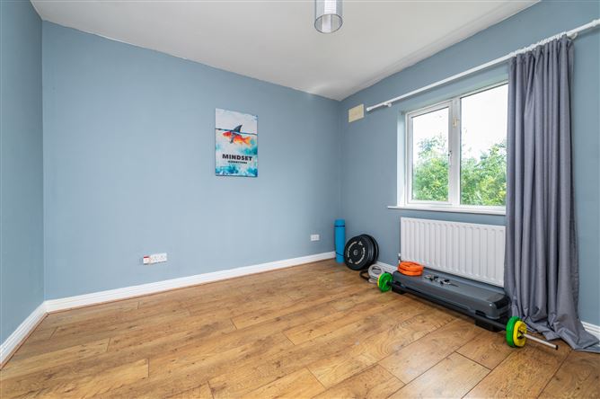 https://photos-a.propertyimages.ie/media/6/7/2/5017276/8f8b51a1-3226-4577-84e4-9195f1500137_l.jpg