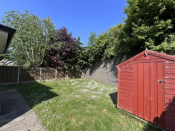 9 Longfield Avenue, Clonmel, County Tipperary