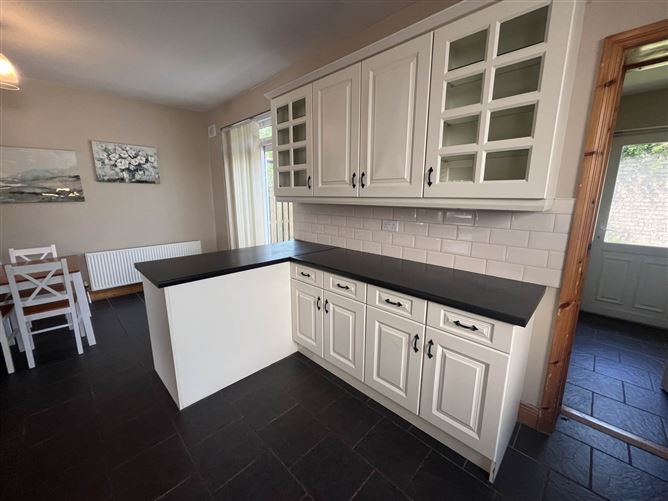 9 Longfield Avenue, Clonmel, County Tipperary