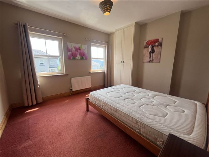 9 Longfield Avenue, Clonmel, County Tipperary