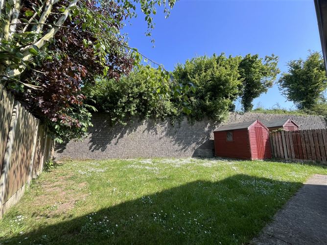 9 Longfield Avenue, Clonmel, County Tipperary