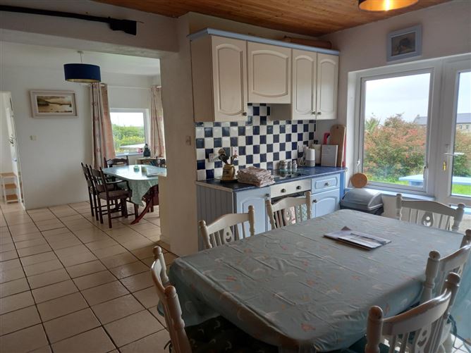 Pet paradise 6 bedhouse by sea,Vacation Rental in Galway, Ireland