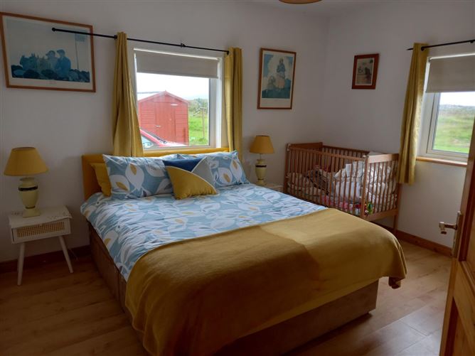 Pet paradise 6 bedhouse by sea,Vacation Rental in Galway, Ireland