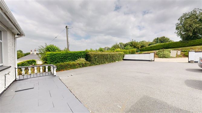 Abbeyleix Road, Ballyroan, Laois