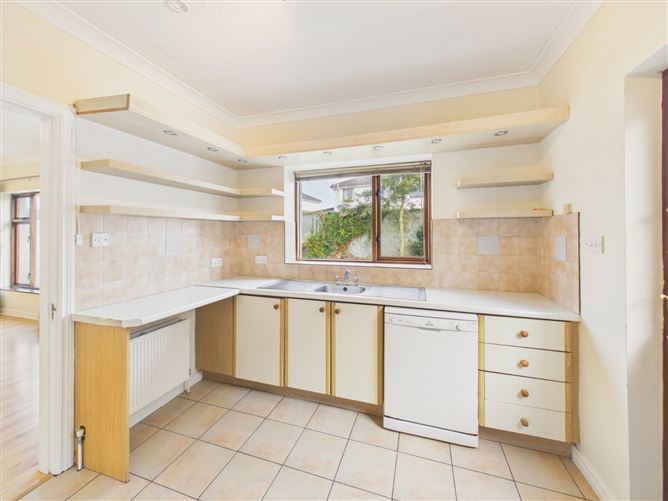 Photo 9 of 22 — 47 Ashleigh Grove, Ballymoneen Road, Galway