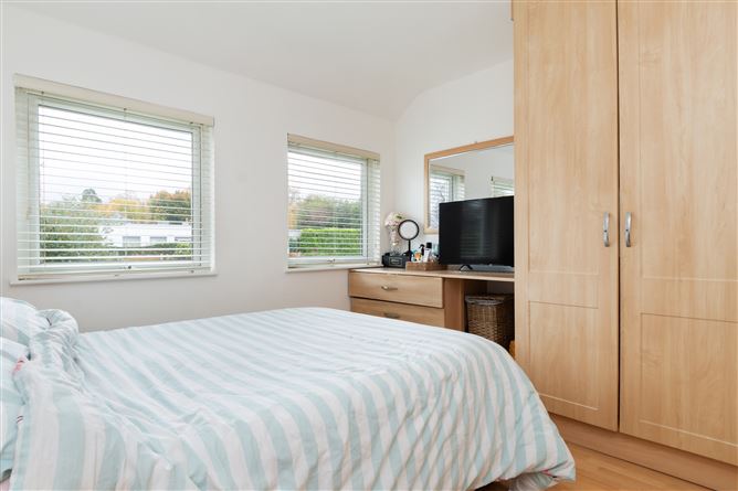 215 Barton Road East, Dundrum, Dublin 14