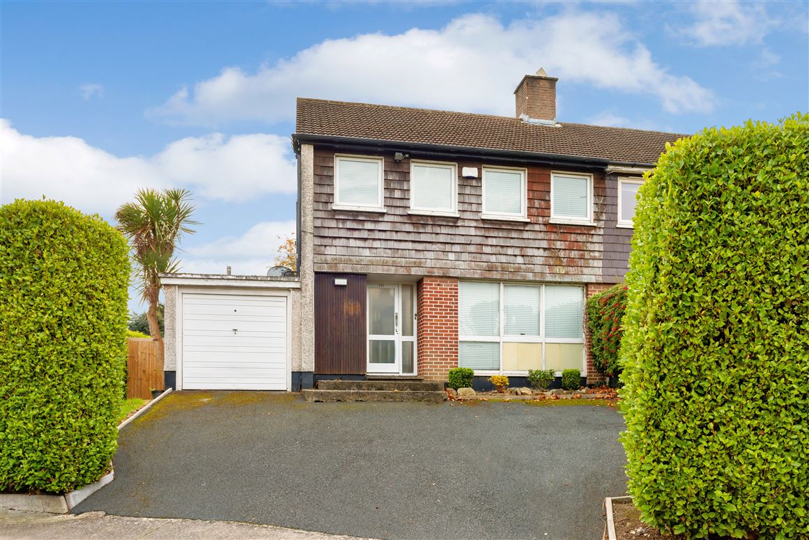 215 Barton Road East, Dundrum, Dublin 14