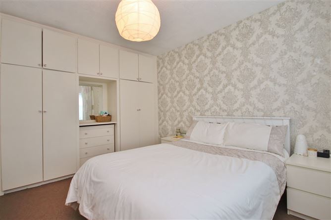 4 Ashfield Park, Kingswood, Dublin 24