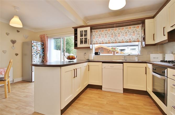 4 Ashfield Park, Kingswood, Dublin 24