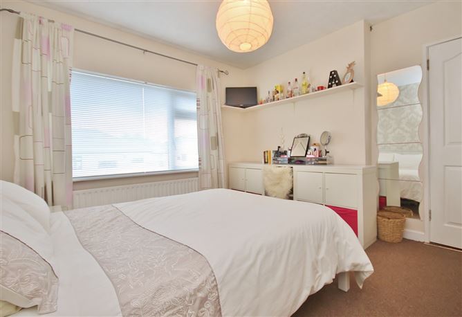 4 Ashfield Park, Kingswood, Dublin 24