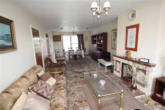 89 College Park, Longford, Longford