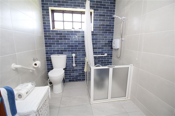 89 College Park, Longford, Longford