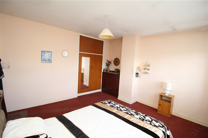 89 College Park, Longford, Longford