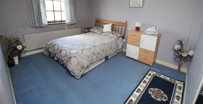 89 College Park, Longford, Longford