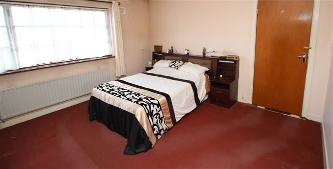 89 College Park, Longford, Longford