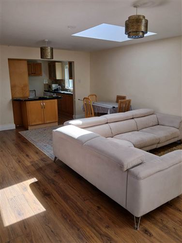 €2,200 / month