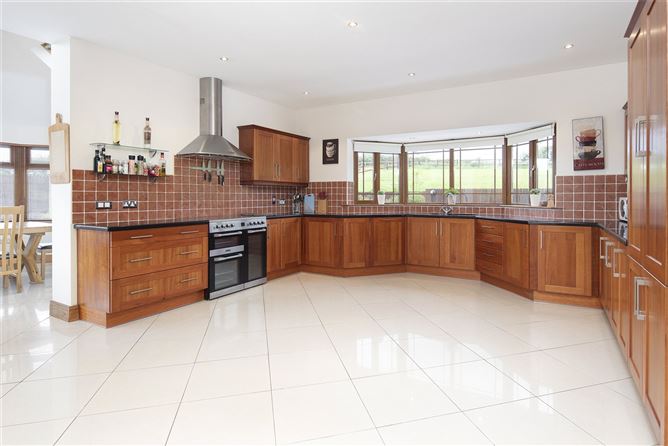 Kenby, Ballyvaloon, Grenagh, Co. Cork