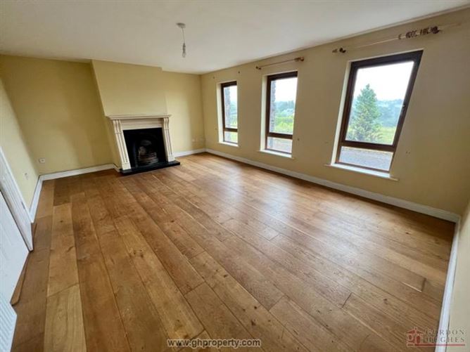 No.2 Radharc Na Bhaile, Dowra road, Drumshanbo, Co.Leitrim 