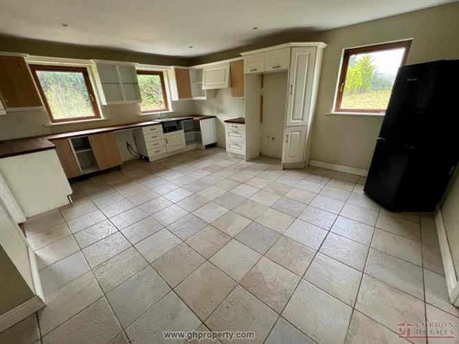 No.2 Radharc Na Bhaile, Dowra road, Drumshanbo, Co.Leitrim 