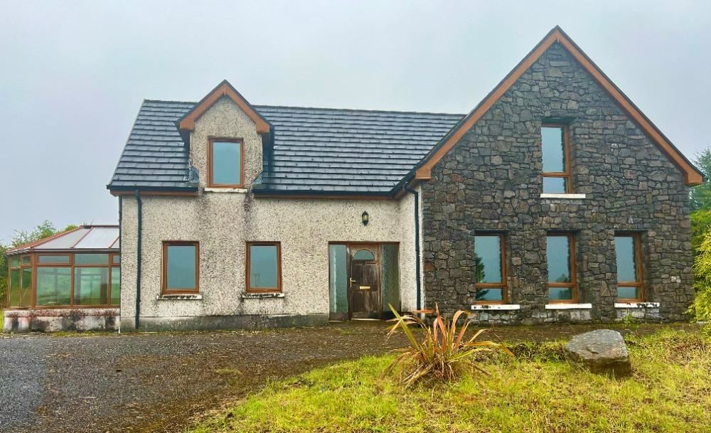 No.2 Radharc Na Bhaile, Dowra road, Drumshanbo, Co.Leitrim 