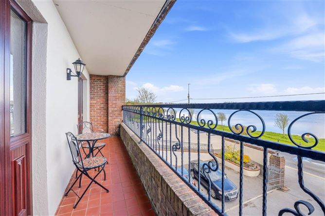 9 Bayview Court, Loughatalia, Galway, County Galway