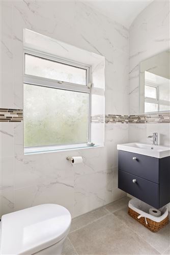 https://photos-a.propertyimages.ie/media/6/7/5/4999576/9cd550d1-60cc-43fb-9576-4cecf39d5e2f_l.jpg