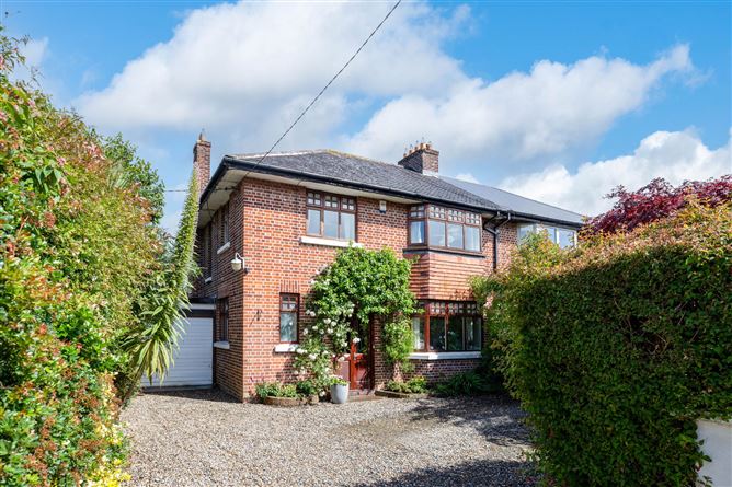 https://photos-a.propertyimages.ie/media/6/7/5/4999576/9cd550d1-60cc-43fb-9576-4cecf39d5e2f_l.jpg