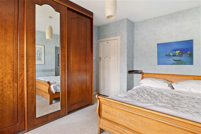 https://photos-a.propertyimages.ie/media/6/7/5/4999576/9cd550d1-60cc-43fb-9576-4cecf39d5e2f_l.jpg