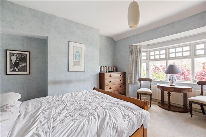 https://photos-a.propertyimages.ie/media/6/7/5/4999576/9cd550d1-60cc-43fb-9576-4cecf39d5e2f_l.jpg